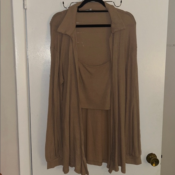 Fashion Nova Tan Long Ribbed Cardigan w/ matching spaghetti strap crop top Large - Picture 3 of 15